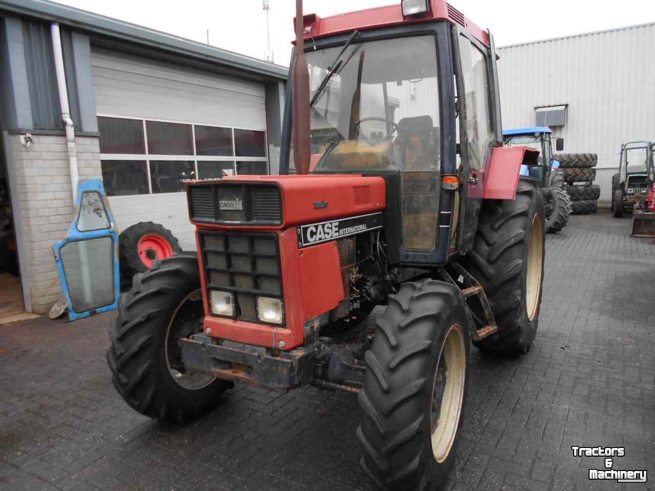 Tractor / Trekker Case-IH 745 xla