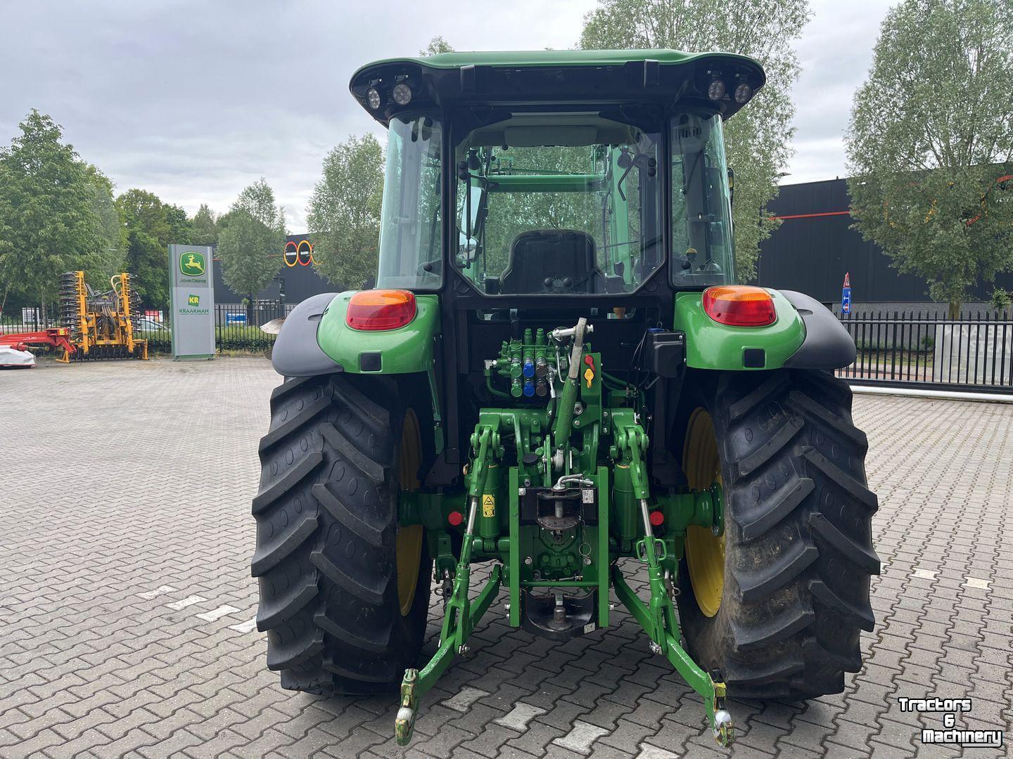 Tractor / Trekker John Deere 5100M