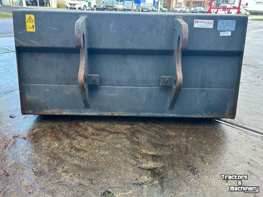 Laadbak / Grondbak  Grondbak met compacttoolcarrier JCB
