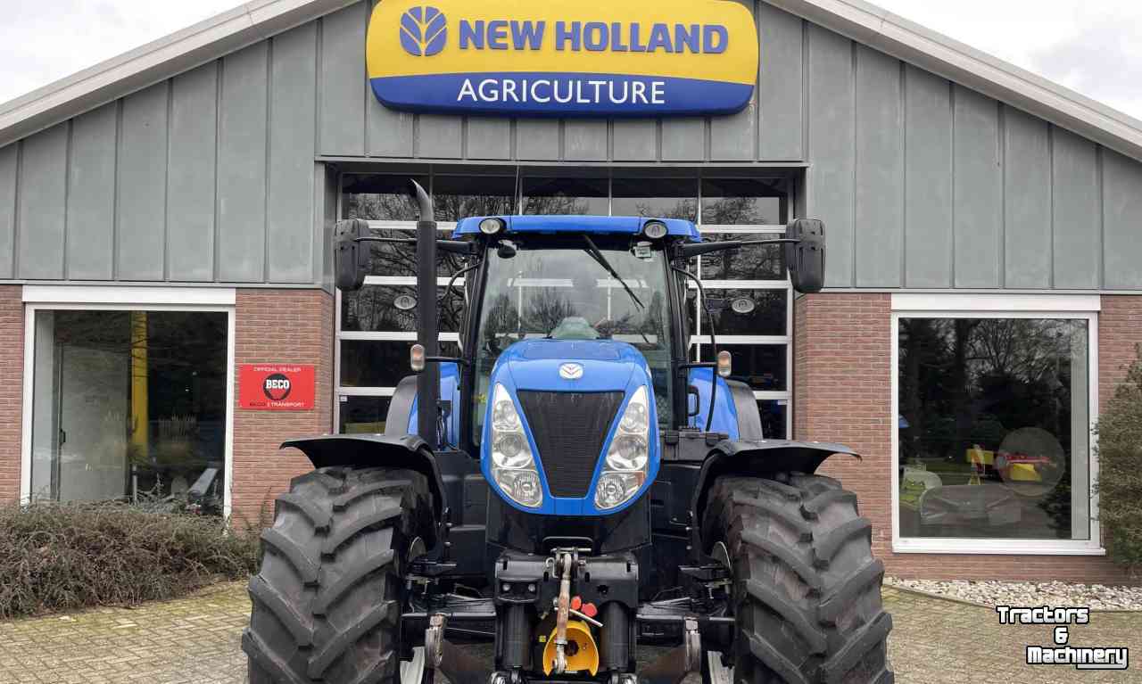 Traktoren New Holland T7.235 Power Command Tractor