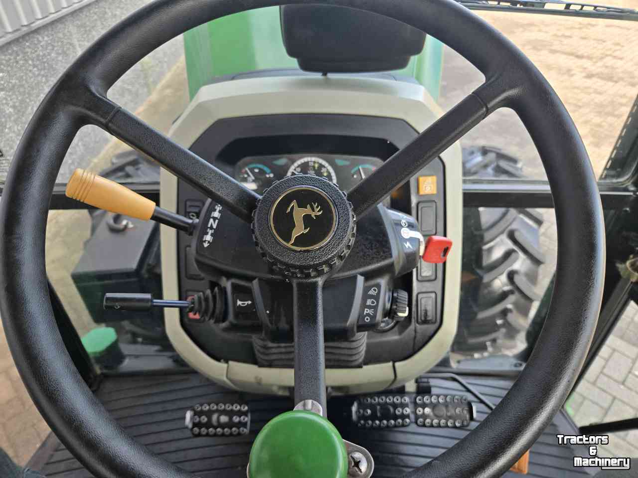 Tractor / Trekker John Deere 5100M