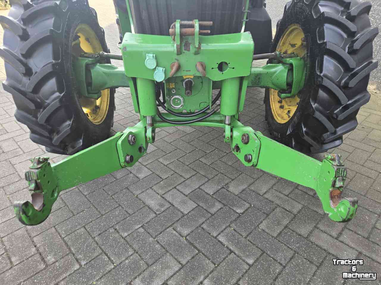 Tractor / Trekker John Deere 5100M