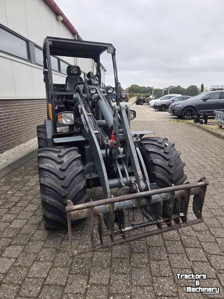 Shovel / Wiellader / Kniklader Giant V6004T X-tra