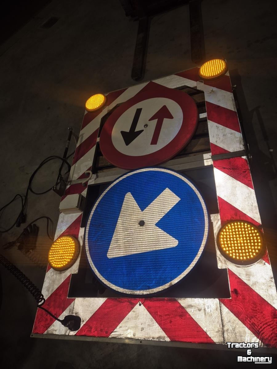 Overige machines voor weg-, berm-, en slootonderhoud  Actie frame inklapbaar