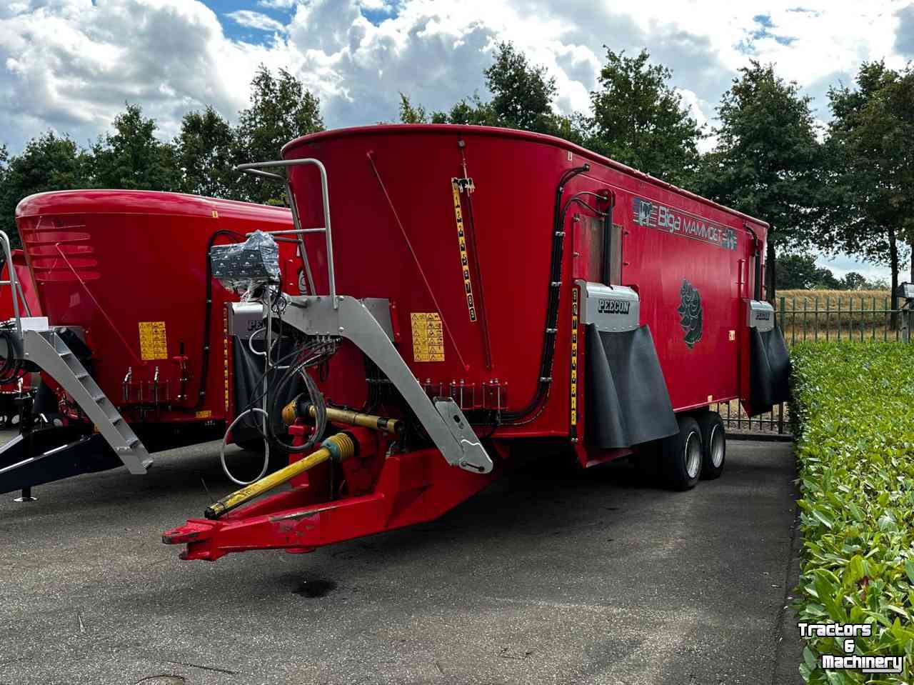 Voermengwagen Vertikaal Peecon 36-230s