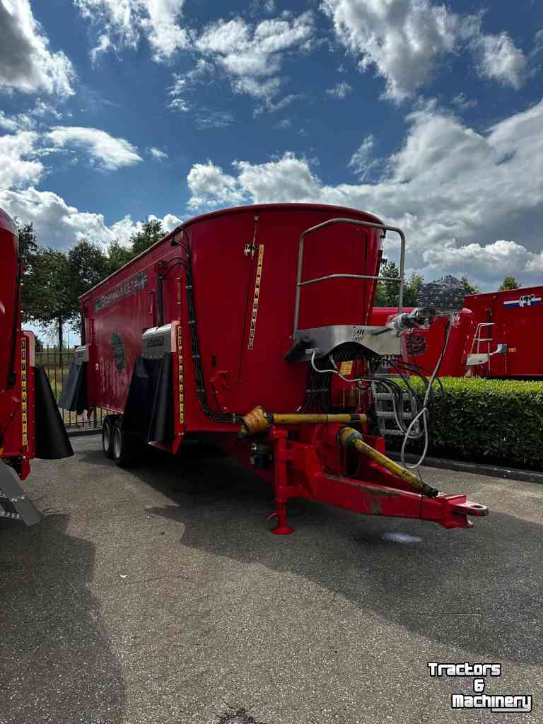 Voermengwagen Vertikaal Peecon 36-230s