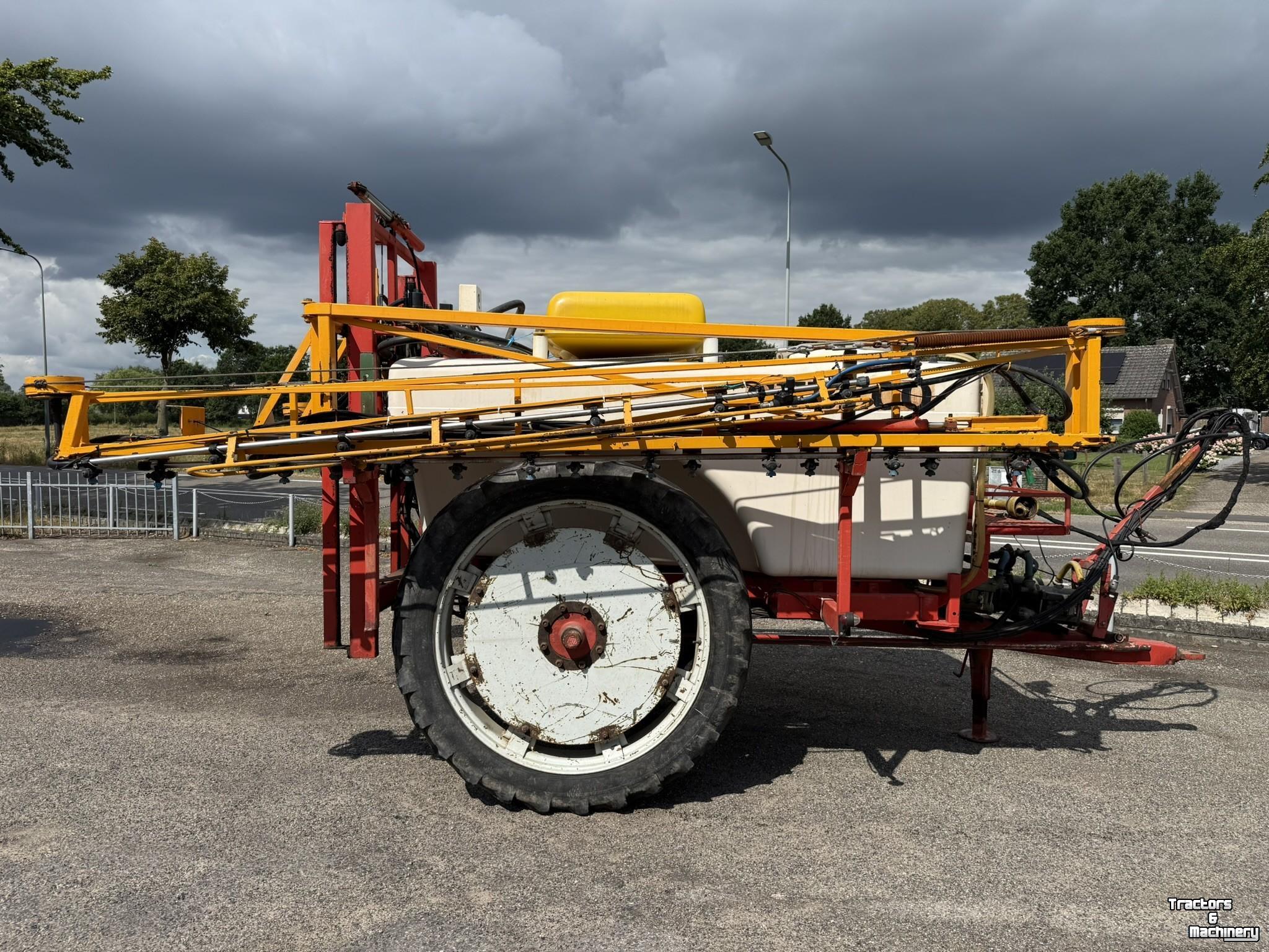 Gedragen Veldspuit Cebeco 3000l 24m