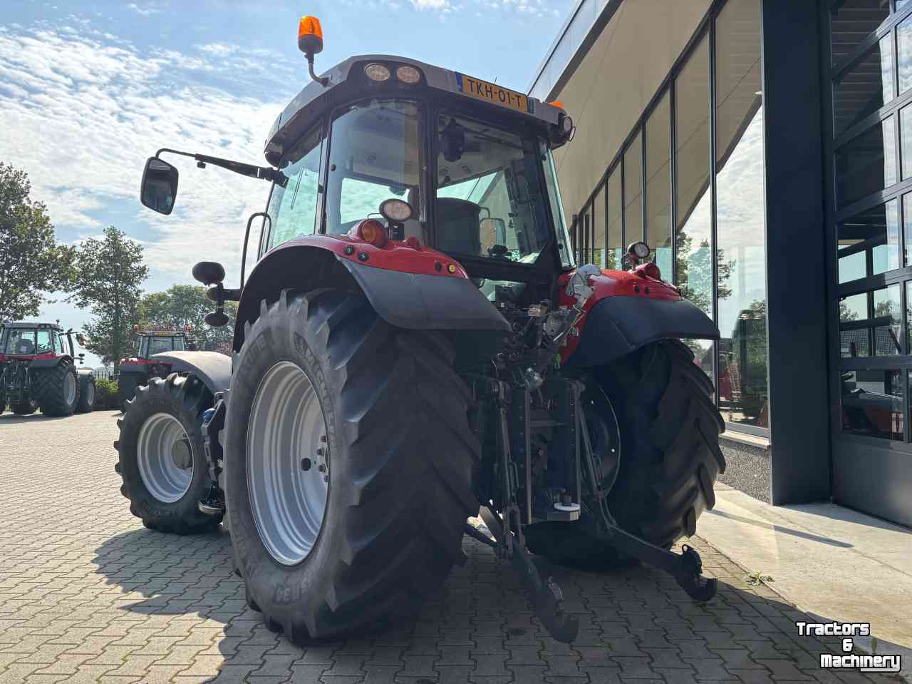 Tractor / Trekker Massey Ferguson 5711 SL Dyna- 4 Efficiënt