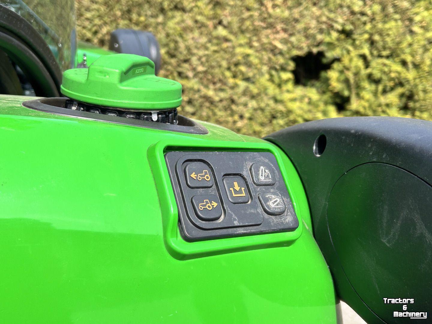 Smalspoor tractor John Deere 4066R