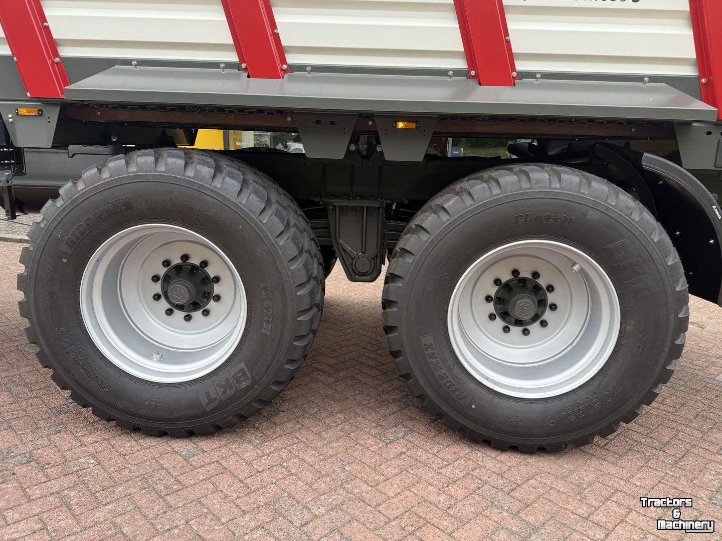 Opraapwagen Krampe Radium 830 silagewagen