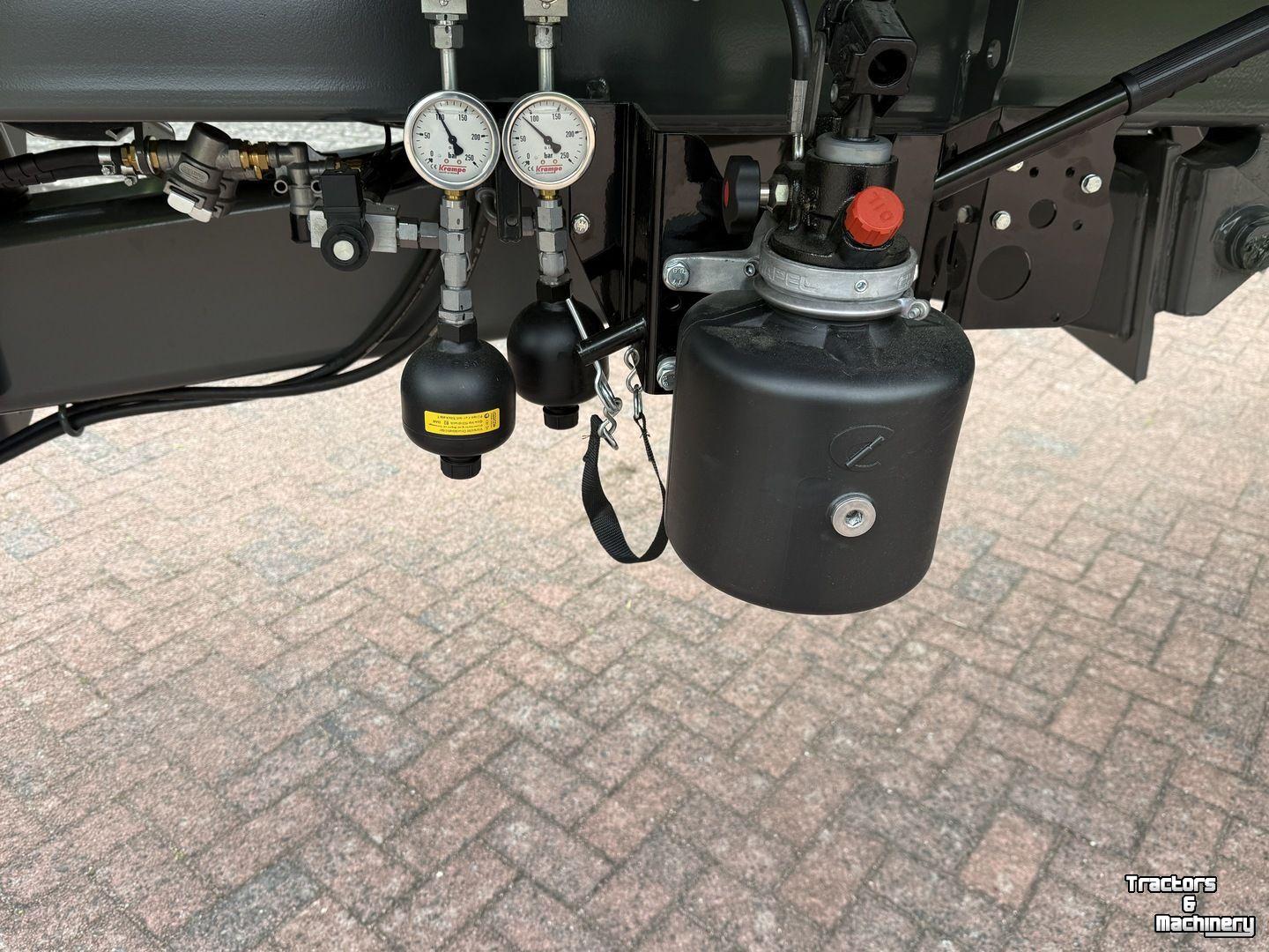 Opraapwagen Krampe Radium 830 silagewagen