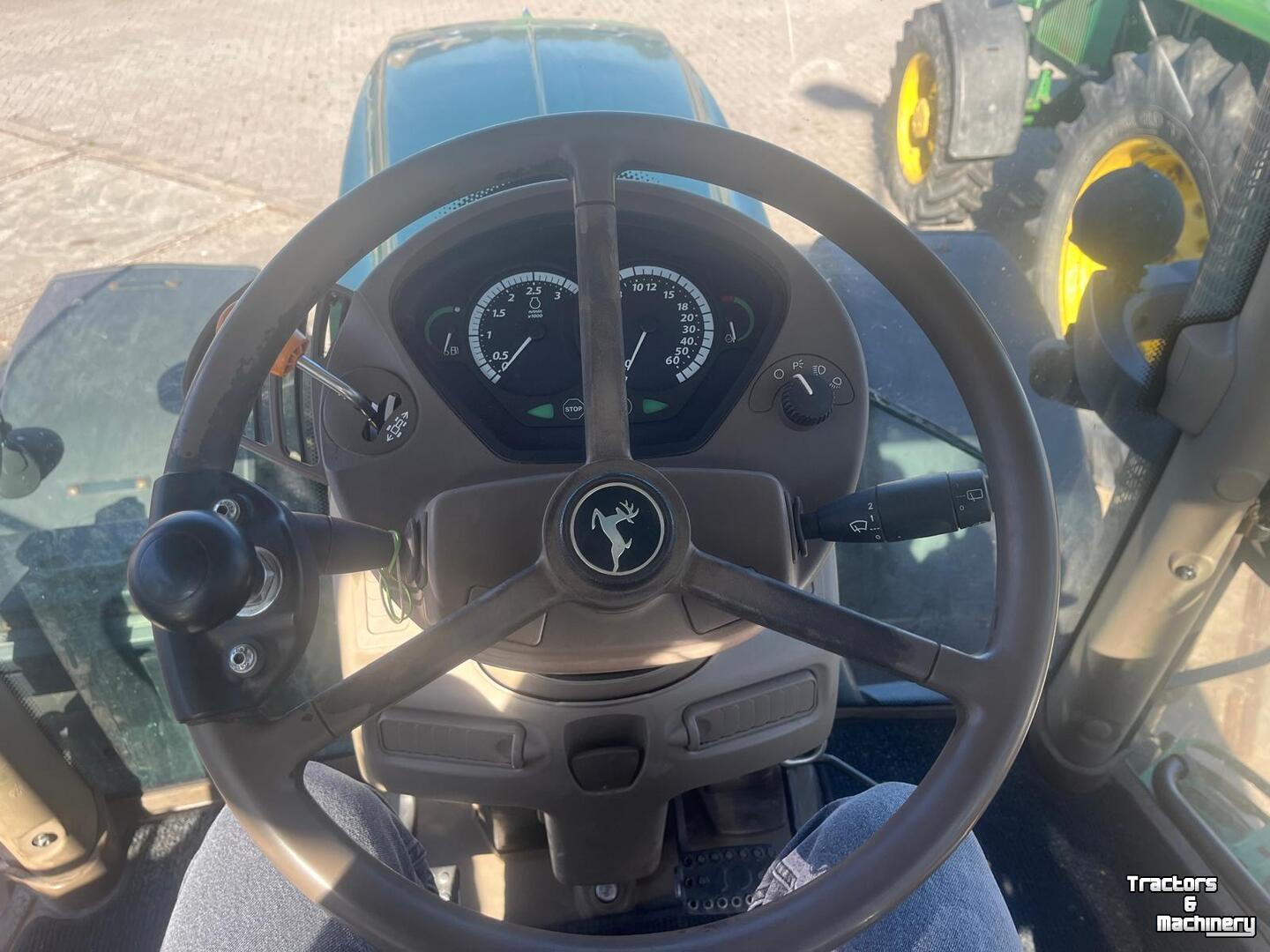 Tractor / Trekker John Deere 6150R