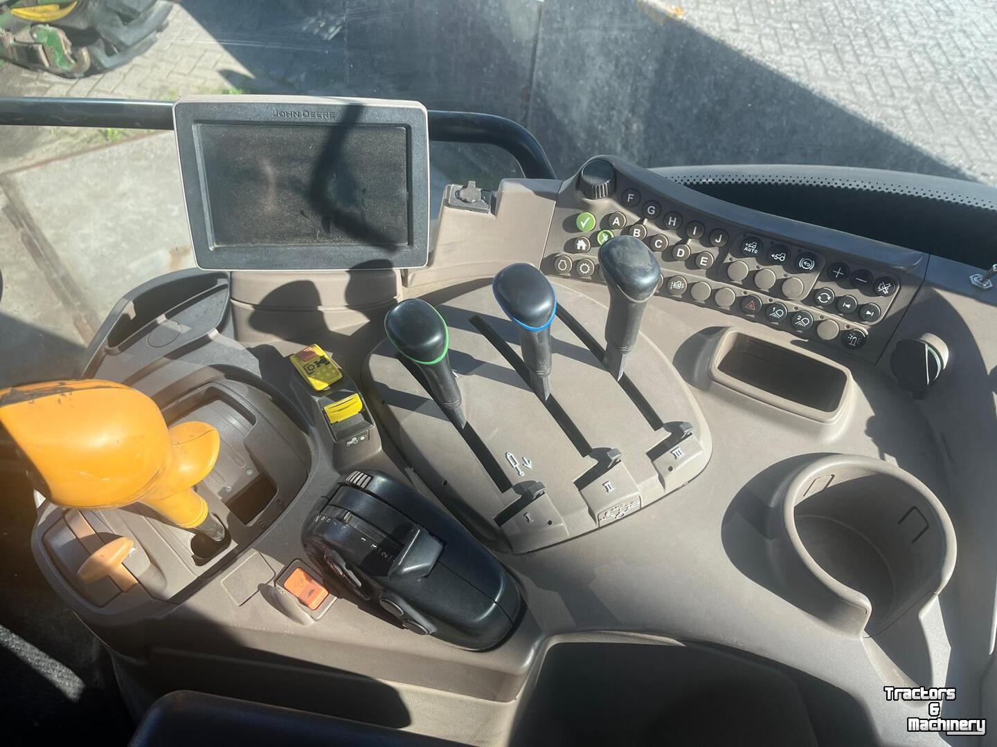 Tractor / Trekker John Deere 6150R