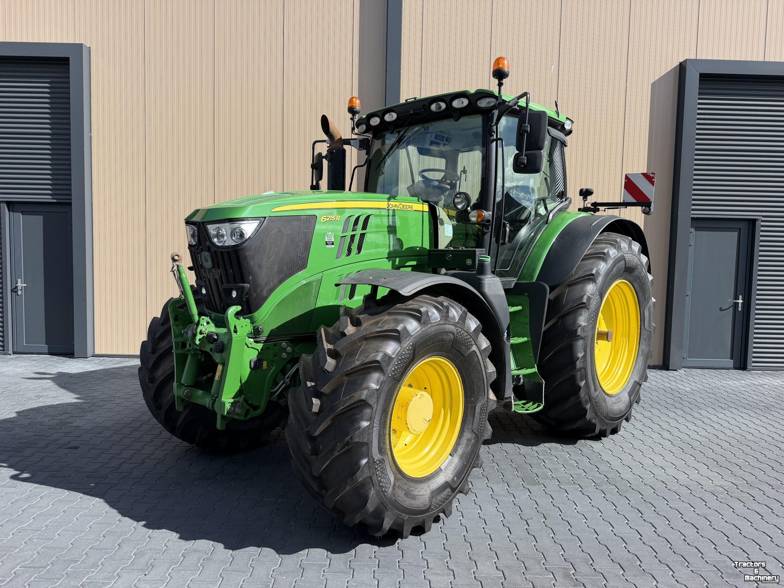 Tractor / Trekker John Deere 6215R