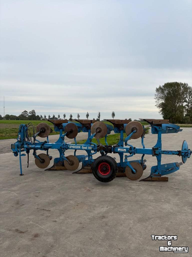 Ploegen Lemken Opal 140 wentelploeg