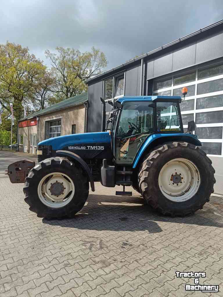 Traktoren New Holland TM 135