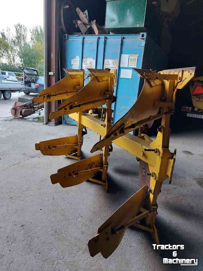 Ploegen  Rumptstad 3 schaar Wentelploeg