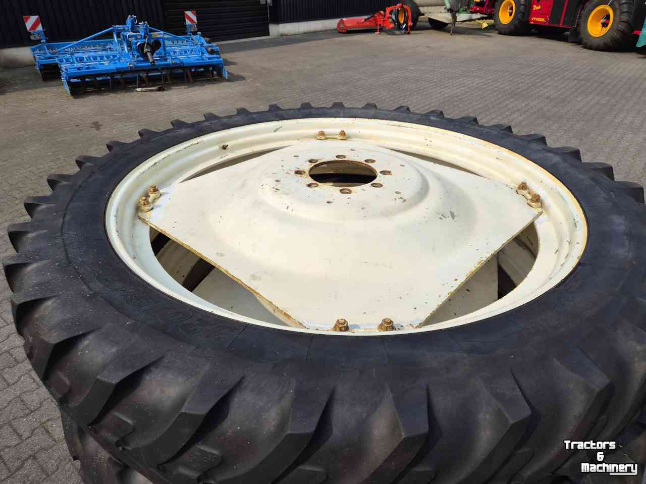 Wielen, Banden, Velgen & Afstandsringen Michelin 4 stuks 320/90R54, cultuurwielen veldspuit