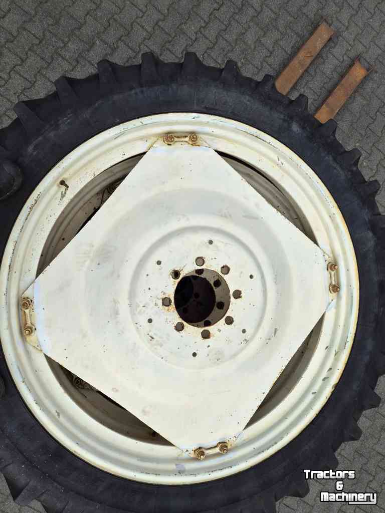 Wielen, Banden, Velgen & Afstandsringen Michelin 4 stuks 320/90R54, cultuurwielen veldspuit