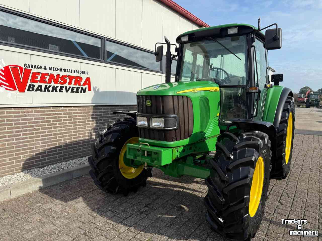 Tractor / Trekker John Deere 6120 SE