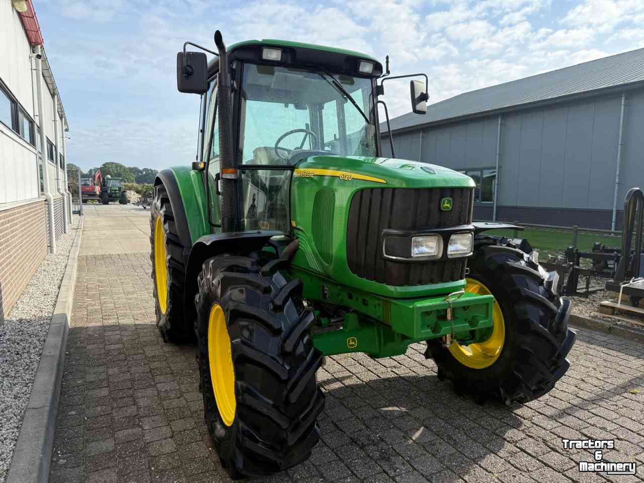 Tractor / Trekker John Deere 6120 SE