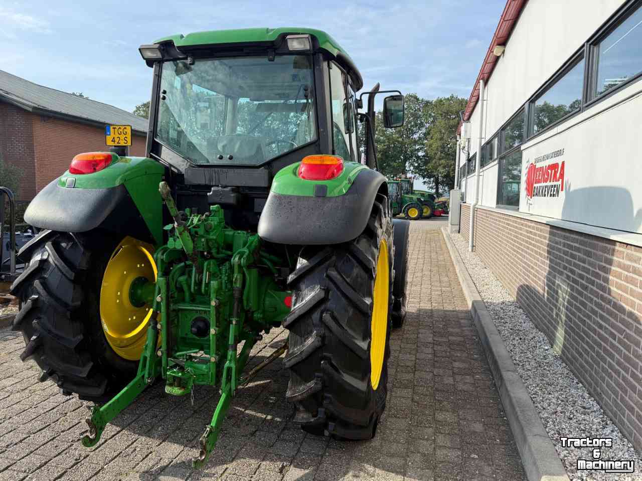 Tractor / Trekker John Deere 6120 SE