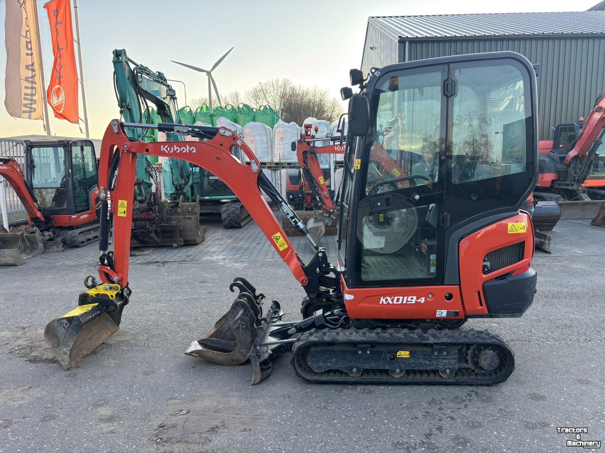 Bandenkraan / Graafmachine op wielen Kubota KUBOTA KX019-4