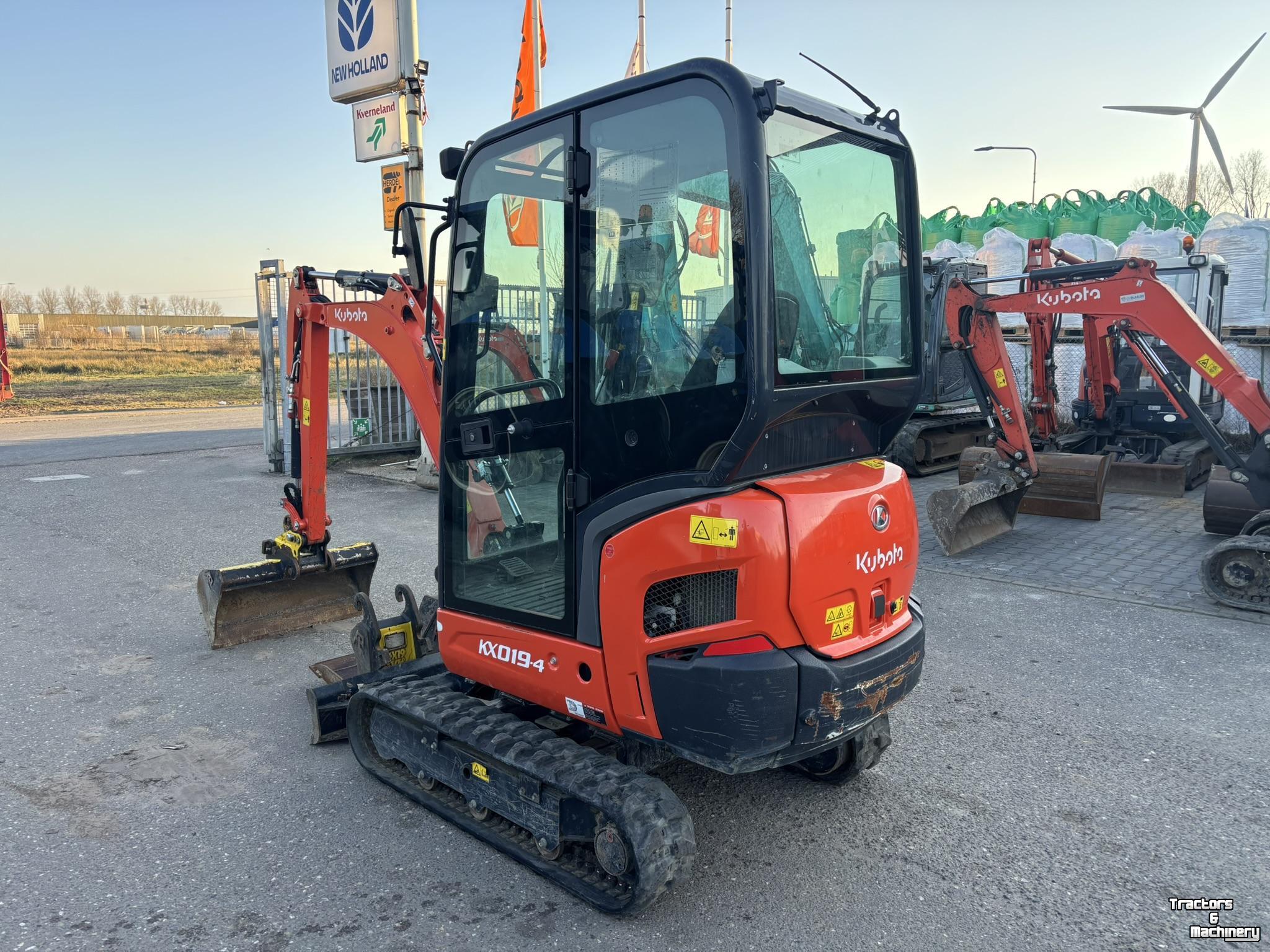 Bandenkraan / Graafmachine op wielen Kubota KUBOTA KX019-4