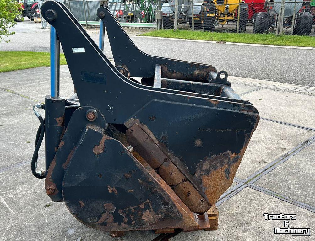 Kuilhapper  VTM Kuilhapper met manitou aansluiting