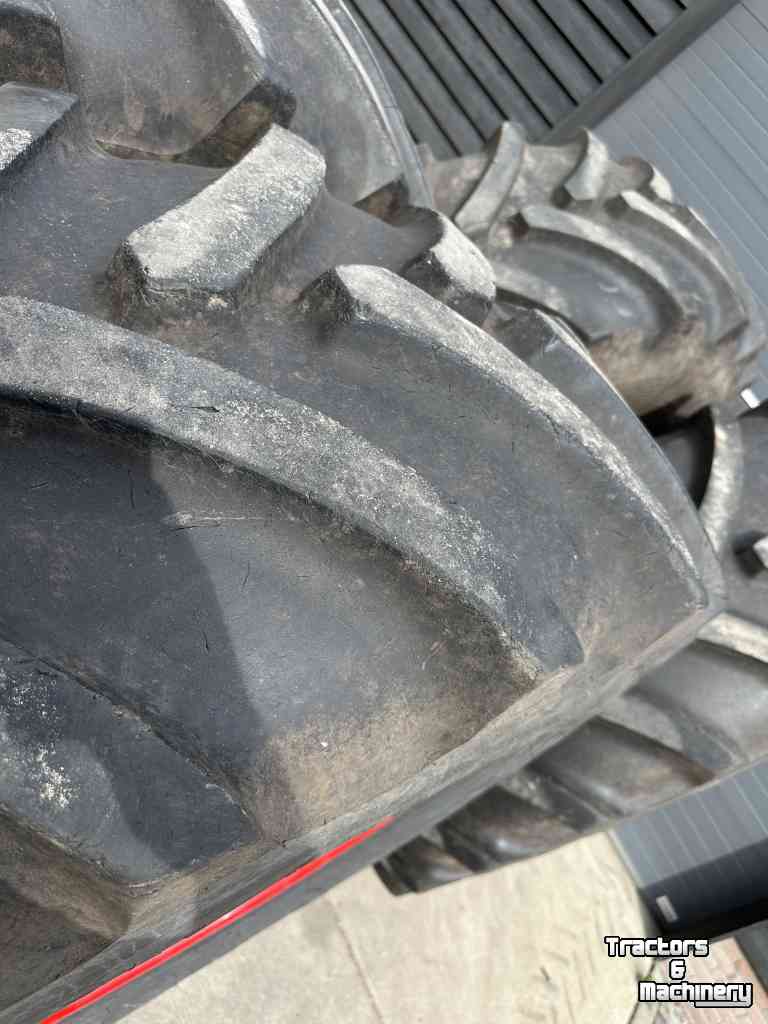 Wielen, Banden, Velgen & Afstandsringen Vredestein 800/70R38 & 620/75R30