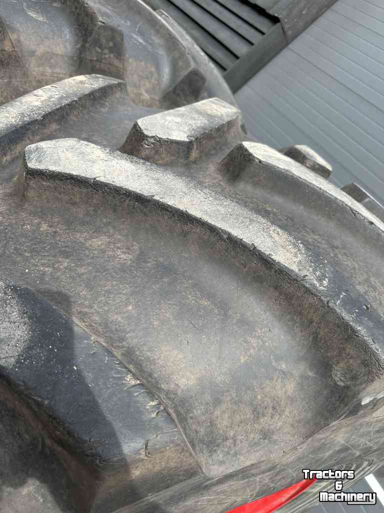 Wielen, Banden, Velgen & Afstandsringen Vredestein 800/70R38 & 620/75R30