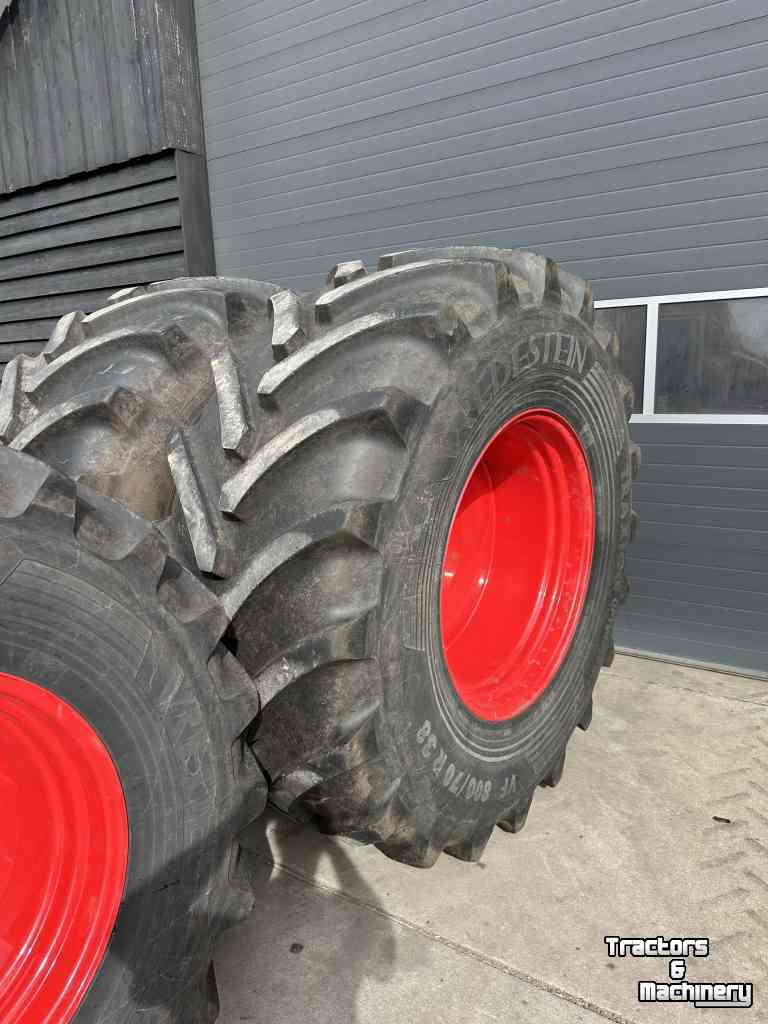 Wielen, Banden, Velgen & Afstandsringen Vredestein 800/70R38 & 620/75R30
