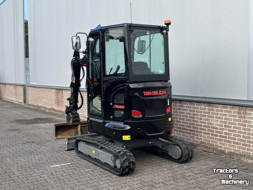 Mini-graver / Mini-graafmachine Takeuchi TB325R + Compact Tilt tiltrotator