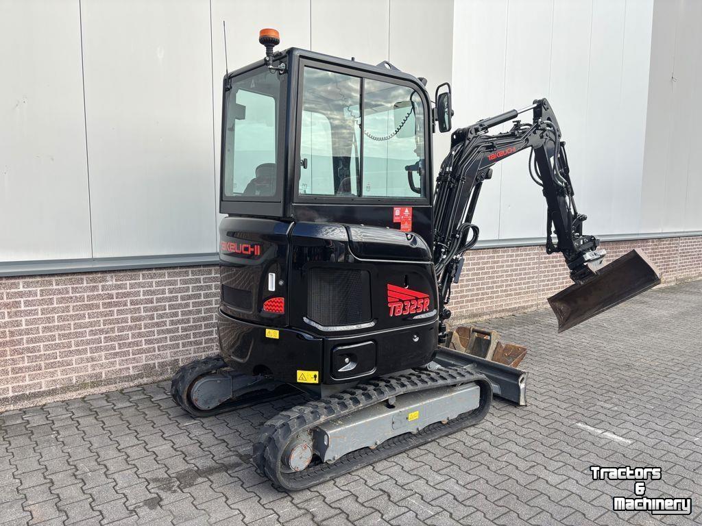 Mini-graver / Mini-graafmachine Takeuchi TB325R + Compact Tilt tiltrotator