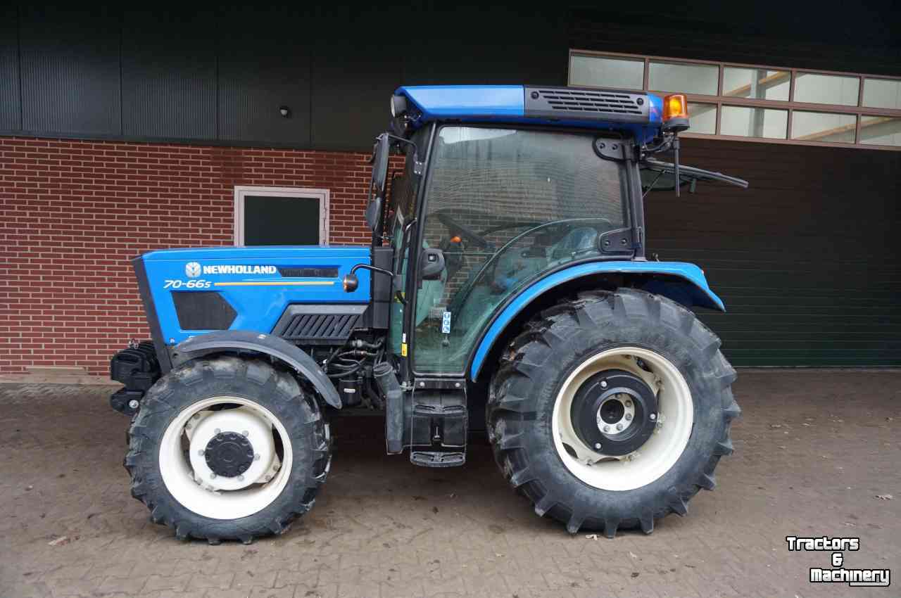 Traktoren New Holland 70-66S