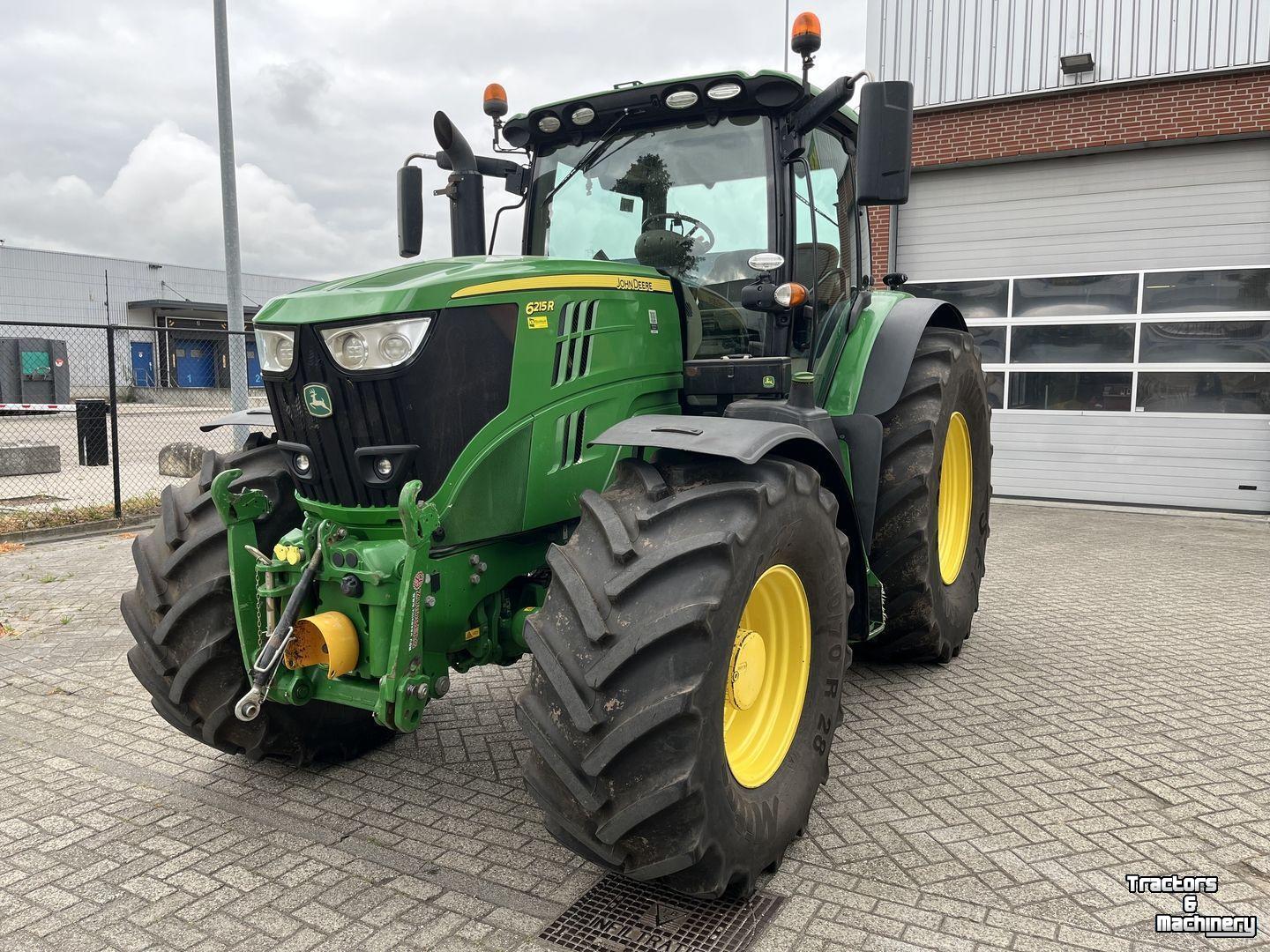 Tractor / Trekker John Deere 6215R