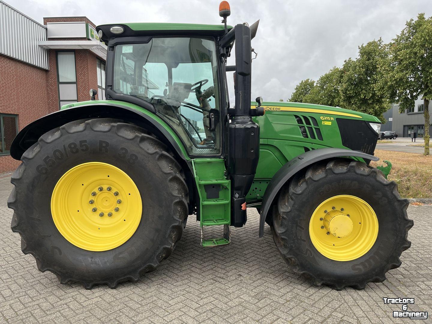 Tractor / Trekker John Deere 6215R