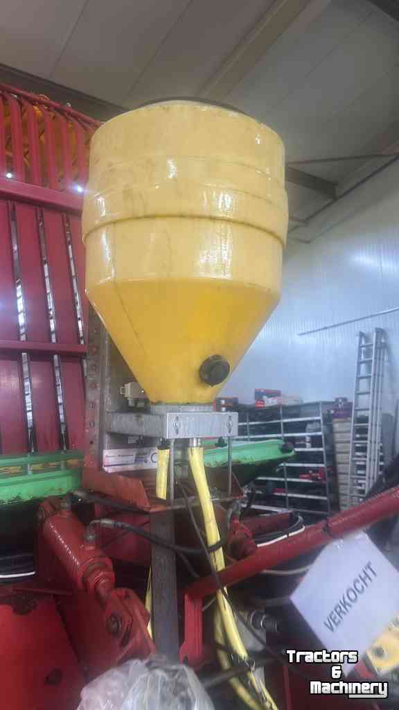 Overige weidebouwmachines en toebehoren  Kuiltoegmiddel dispenser  Verdeler