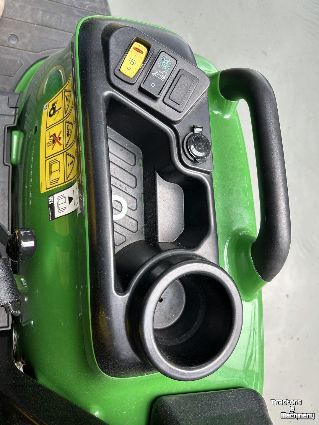 Smalspoor tractor John Deere 3038E