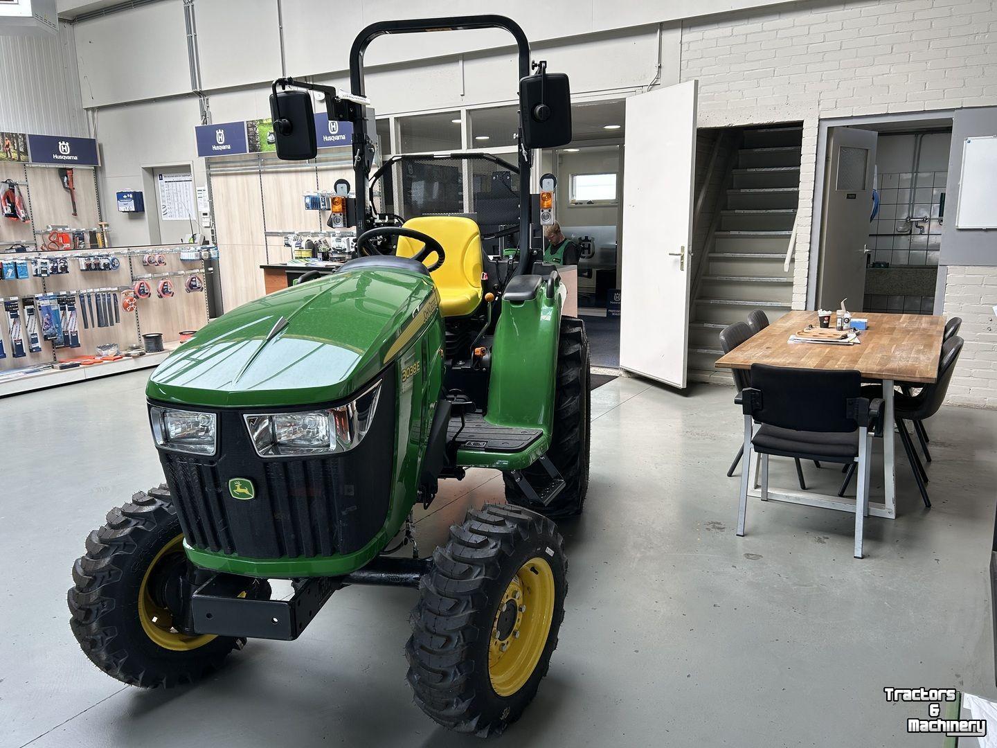 Smalspoor tractor John Deere 3038E