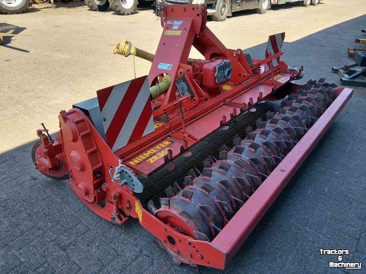 Grondfrees Niemeyer ZR 303 Grondfrees 3 meter breed  met pakkerwals