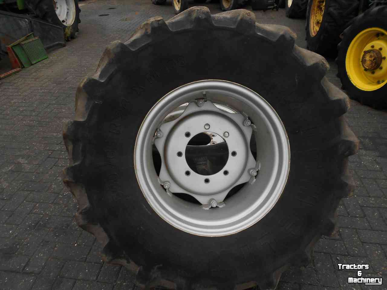 Wielen, Banden, Velgen & Afstandsringen Michelin 540/65r24