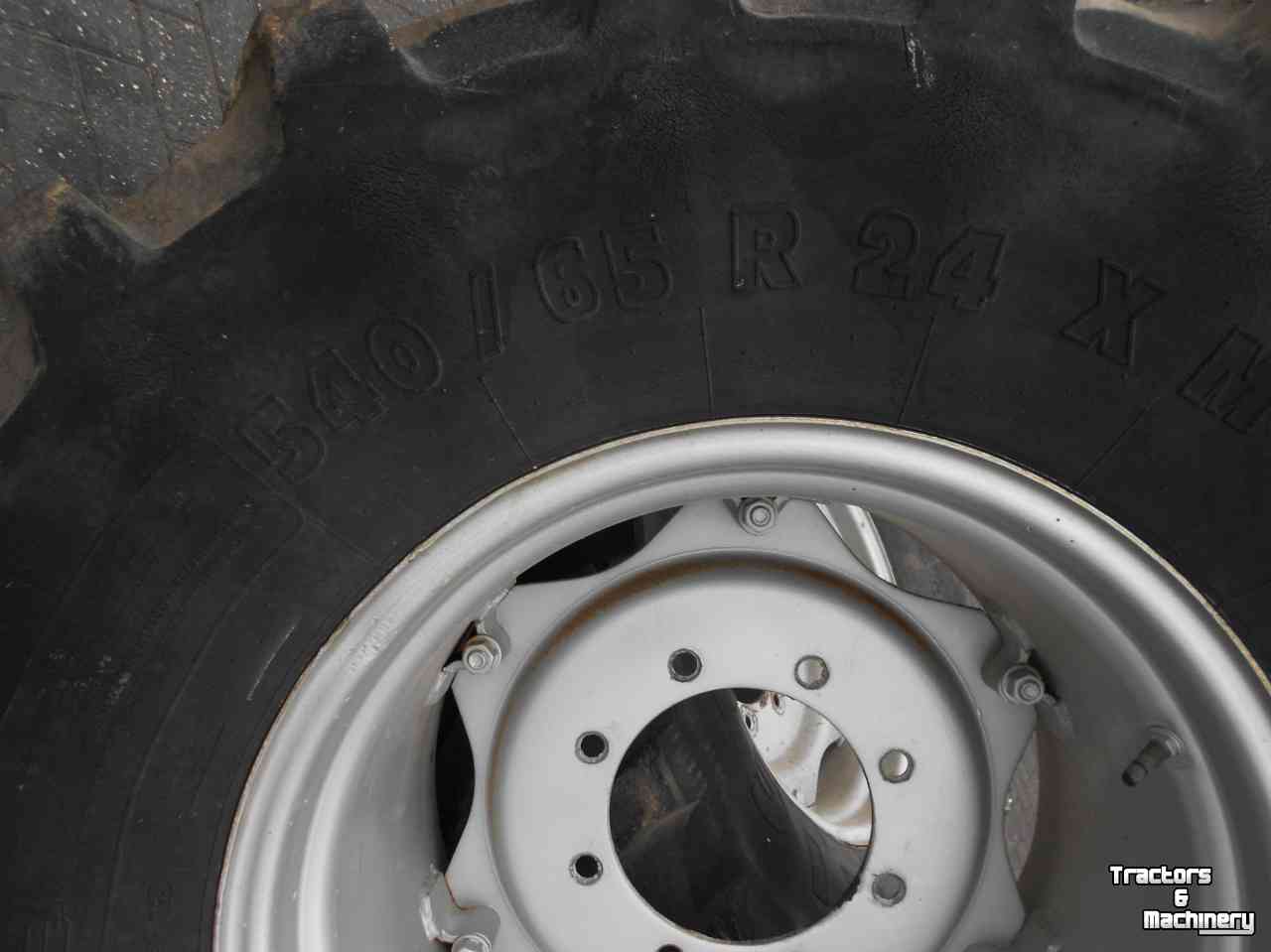 Wielen, Banden, Velgen & Afstandsringen Michelin 540/65r24