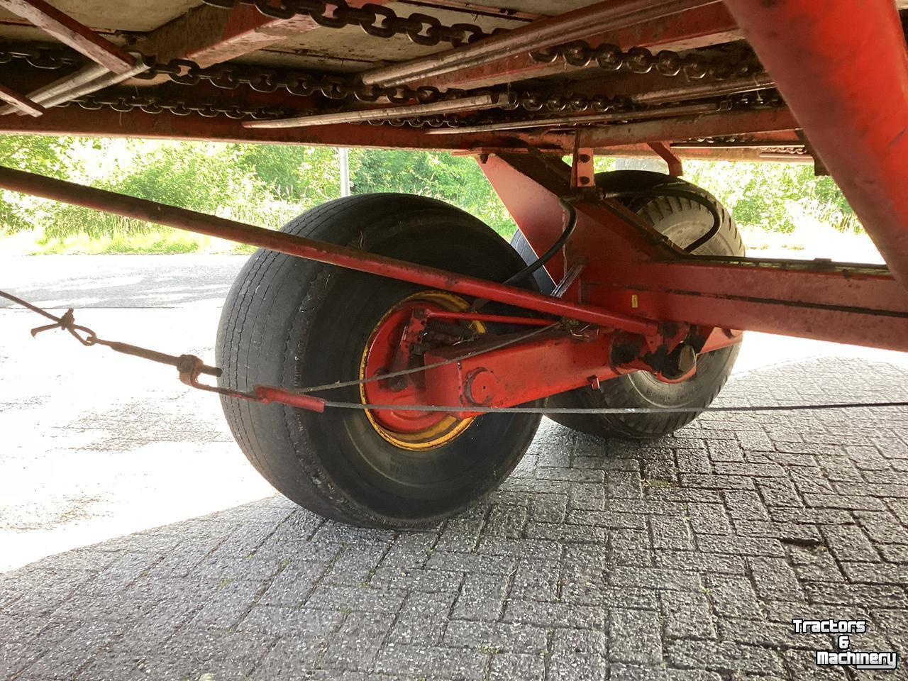 Opraapwagen Taarup 1030