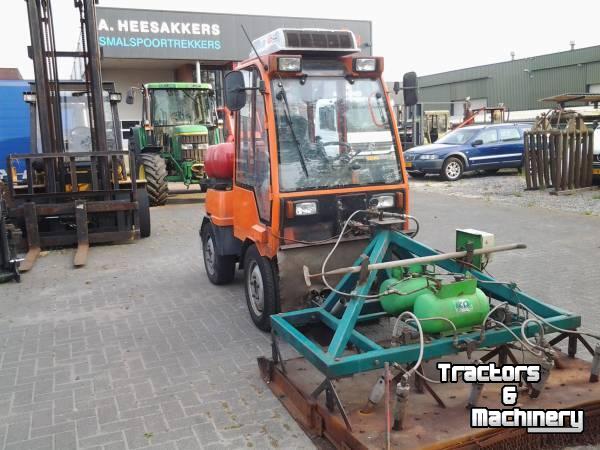 Smalspoor tractor Holder c240