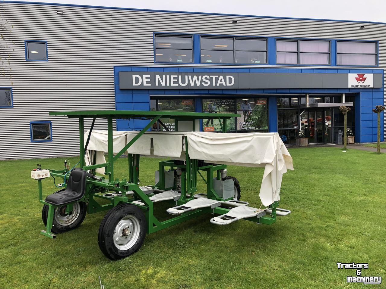 Overige bemesting- en verzorgingsmachines en toebehoren Doornbos Zelfr. wiedbed