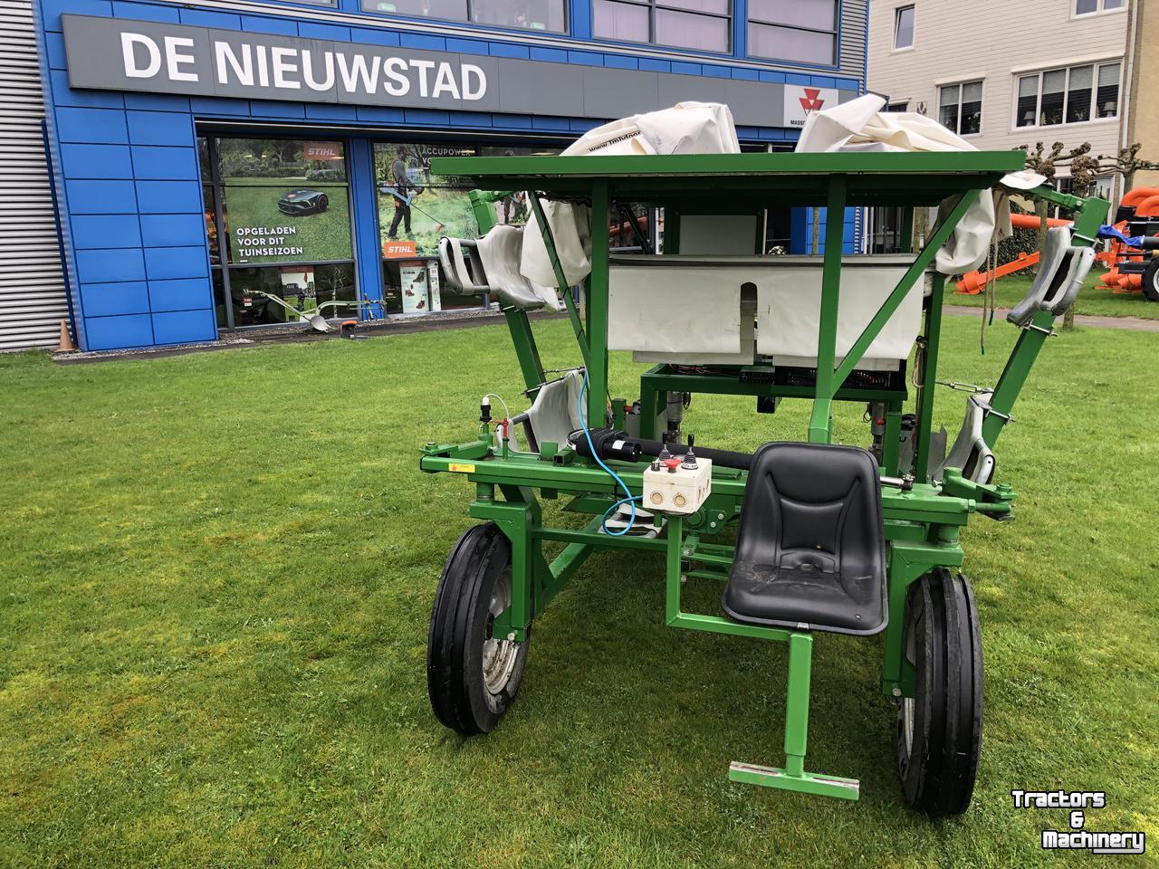 Overige bemesting- en verzorgingsmachines en toebehoren Doornbos Zelfr. wiedbed