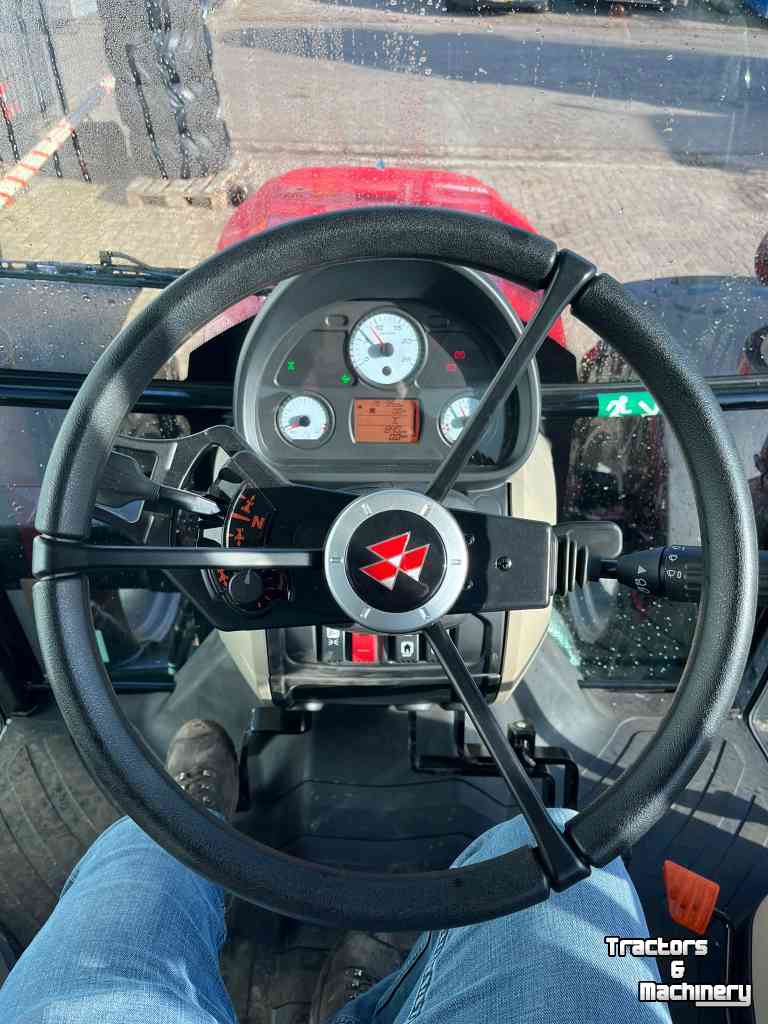 Tractor / Trekker Massey Ferguson 4710 M Dyna-2 Essential