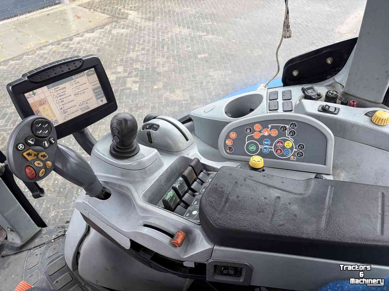 Tractor / Trekker New Holland T7060 autocommand