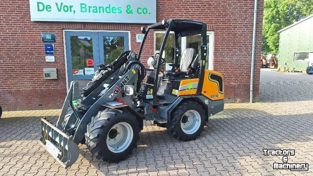 Shovel / Wiellader / Kniklader Giant G2700E